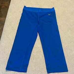 NIKE DRI FIT CAPRI